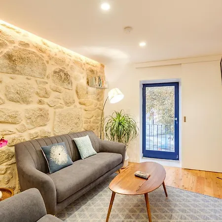 Riverside 2 Bedroom Apartment By Da'Home-2