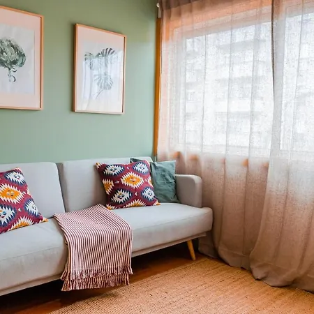 Bright Studio In The Heart Of Lapa - 5Min Walk To Metro!-3