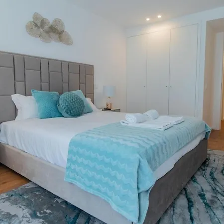 Stunning Apartment W/ Free Parking By Lovelystay-2