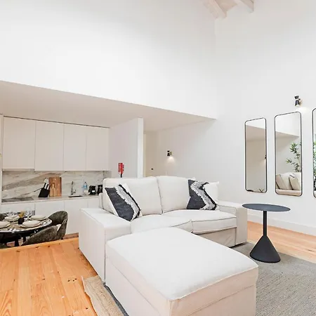 D. Joao IV Apartments By Lovelystay-3