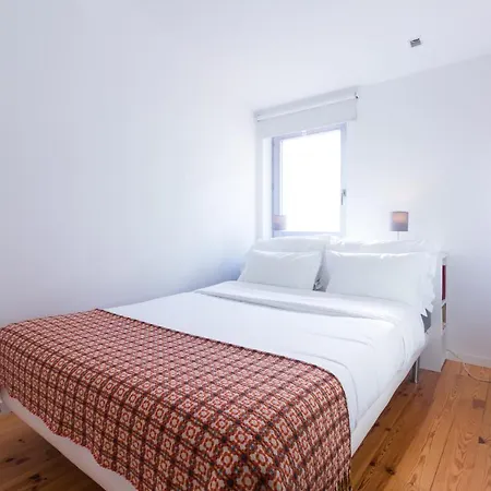 On Apartments - Violin-3