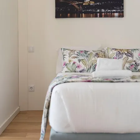 31 De Janeiro Oporto House-3