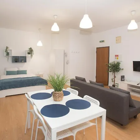 Bonsai Apartment III-3