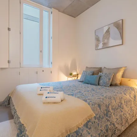 Host Wise - Luxurious Private Flats - Balcony-2