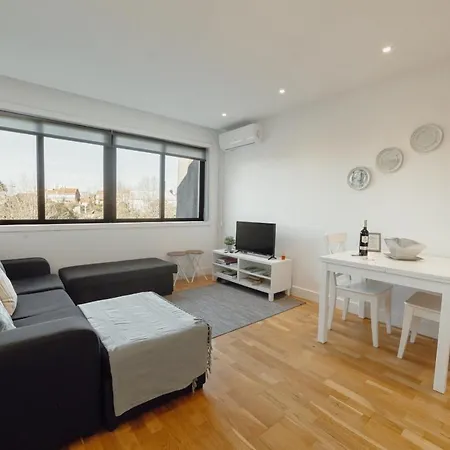 Downtown Stylish Apartment With Garage By Vacationy-2