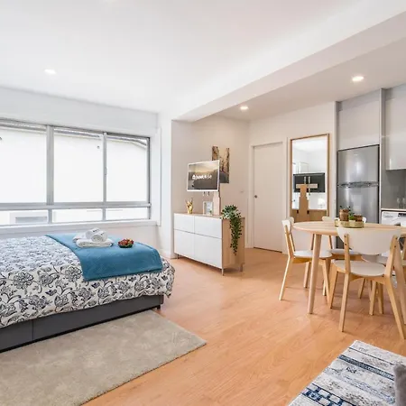 Host Wise - Comfy Sunny Flat - Prime Location-2