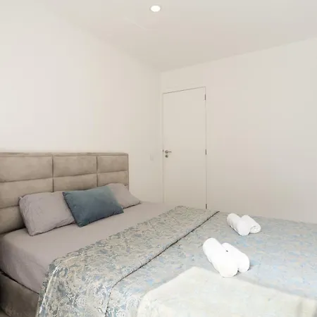 Host Wise - Spacious Noble Apartaments Ace Location-2