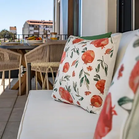 Bonfim Living - Great Location, Al Fresco Dining And Free Private Parking-2
