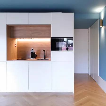 HM - Infante Riverside Apartment C-2