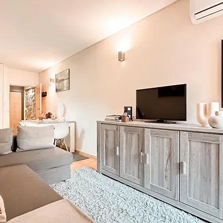 Almada Apartments 468-2