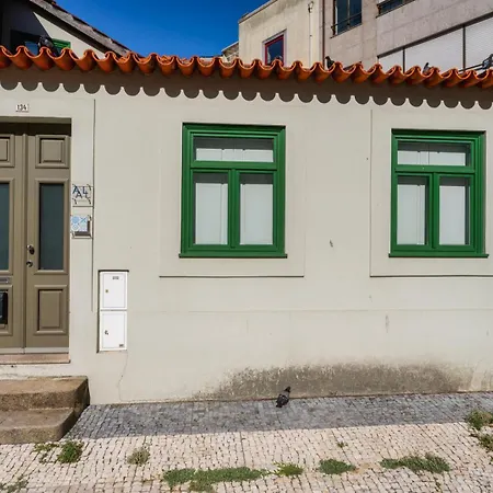 Lovely Nest Downtown Porto-3