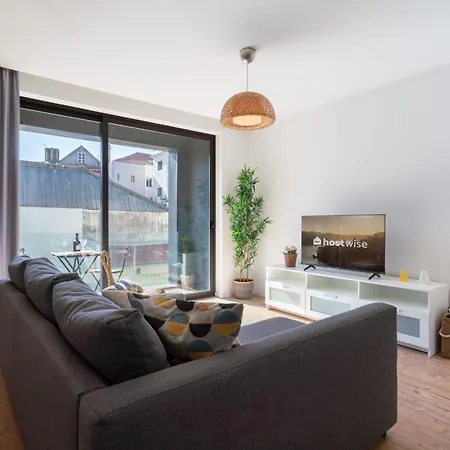 Host Wise - Charming Welcoming Flat - Centrally Located-3