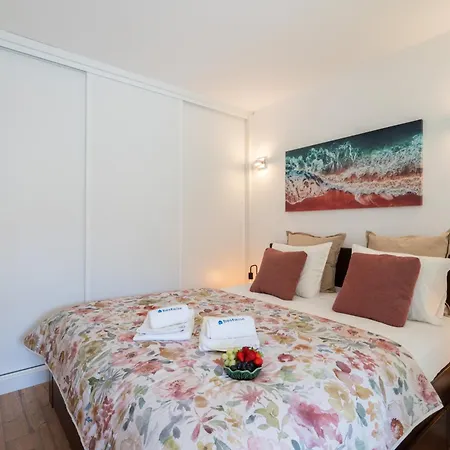 Host Wise - Charming Welcoming Flat - Centrally Located-2