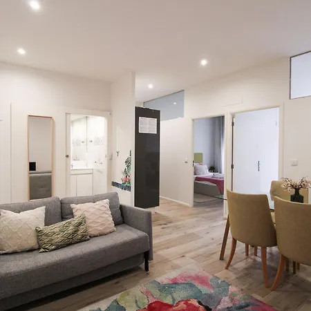 2 Bedroom Cosy Flat-3