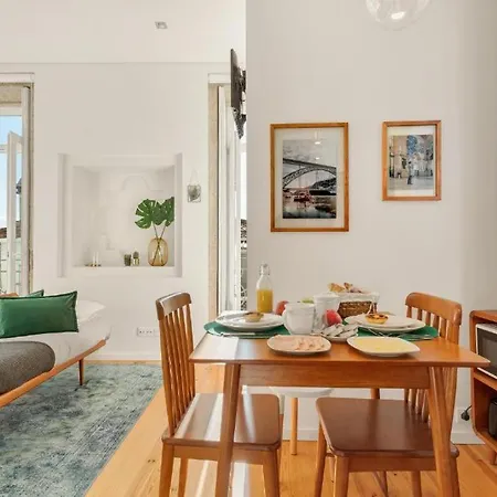 Host Wise - Lovely Shinny Flats With Balcony - Clerigos-2