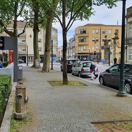 Downtown Porto With Parking Next To Subway-2
