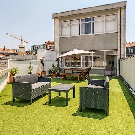Travel&Live Aliados Apartment-3