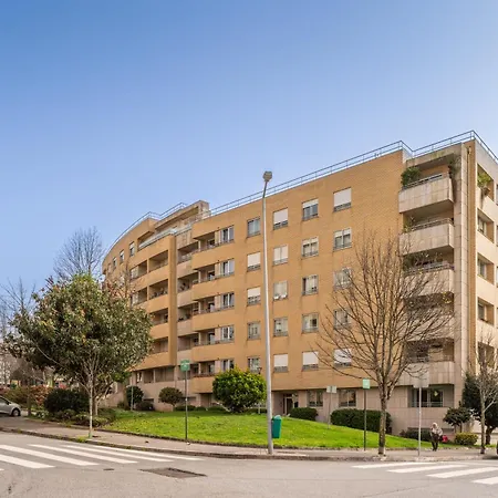 Spacious 2Br Apt With Free Parking In Porto-2