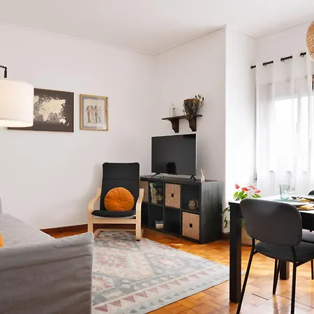! Luminous 2BR Top Floor ! Praça da República-3
