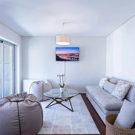 Cedofeita Sunny Apartment - Balcony & Parking-2