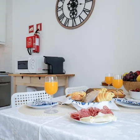 Host Wise - Colorful Fresh Flats - Batalha-3