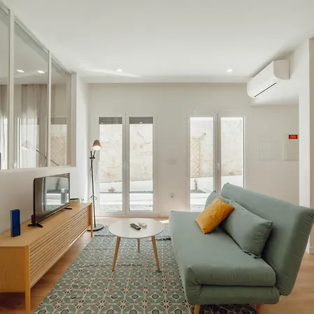 Courtyard Oporto Design Apartments By Vacationy-2
