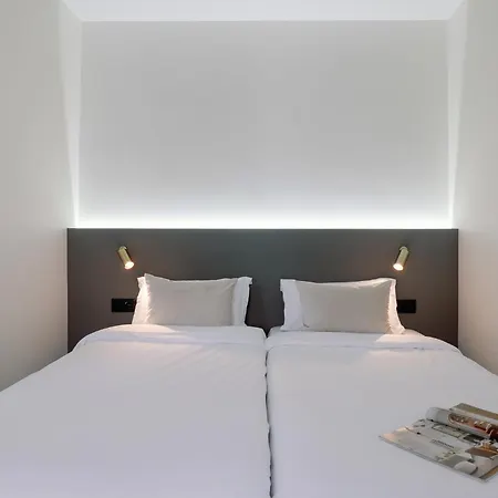 Cosme Apartments By Olala Homes-2