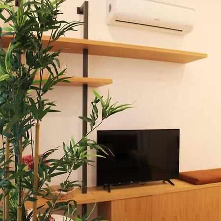 Modern Flat Near Trindade By Lovelystay-3