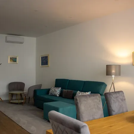 Orm- Flores Apartment-2