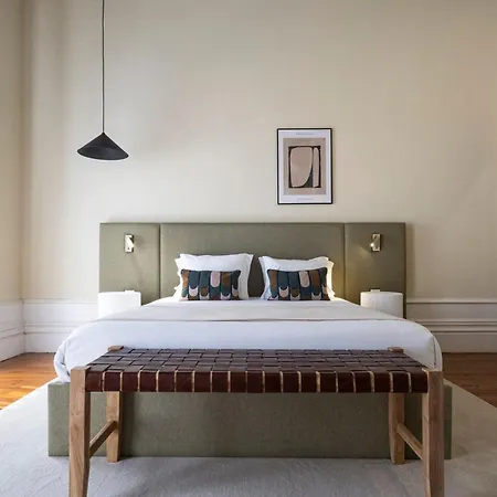 Guesthouse Bonjardim By Lovelystay-3