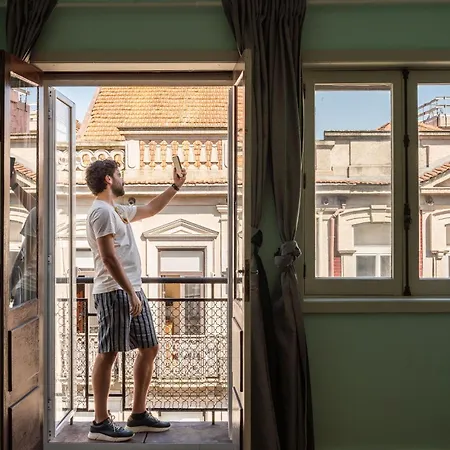 Host Wise - Colorful Bright Flat With Balcony-3