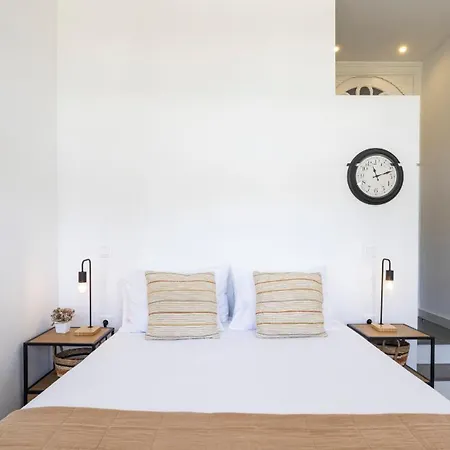 Oporto Downtown Studio By Lovelystay-3
