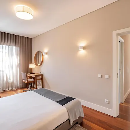 Viva Aliados Spacious & Bright Flat-2
