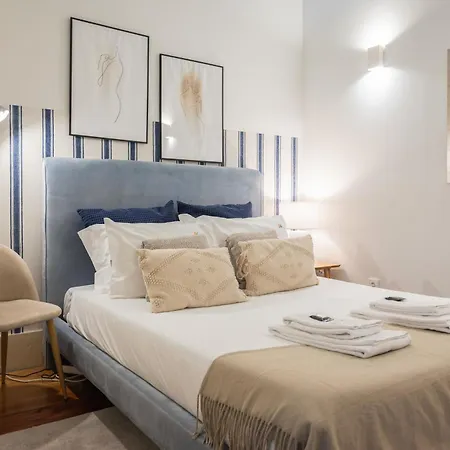 Liiiving In Porto - Urban Retreat Apartment-2