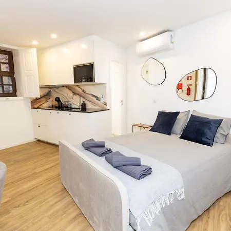 Trindade Trendy Studio 15-3