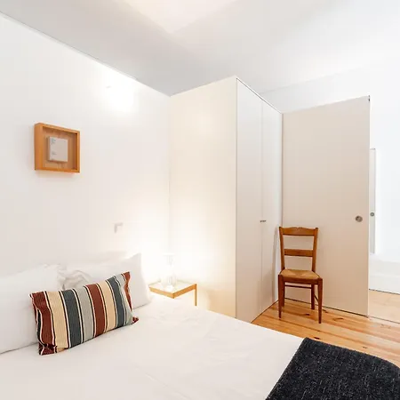 Viva Breiner Flats-2
