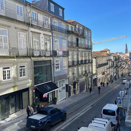 Estúdio Histórico século XIX com Varanda e Vistas para a Baixa-2