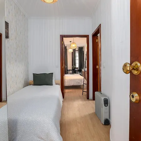 Renovated Feb25 Clerigos Cozy Balcony With Self Check In-2