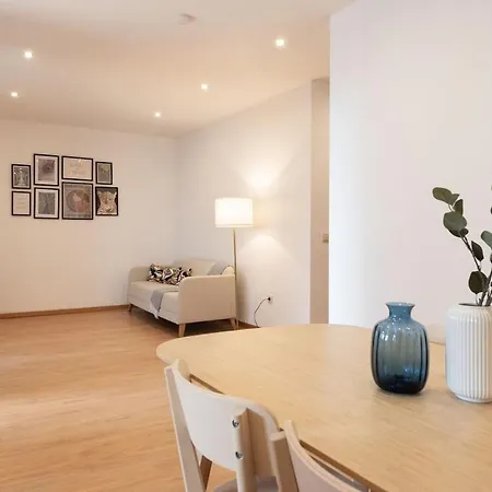 Guestready - Warm And Inviting Flat With Balcony-2