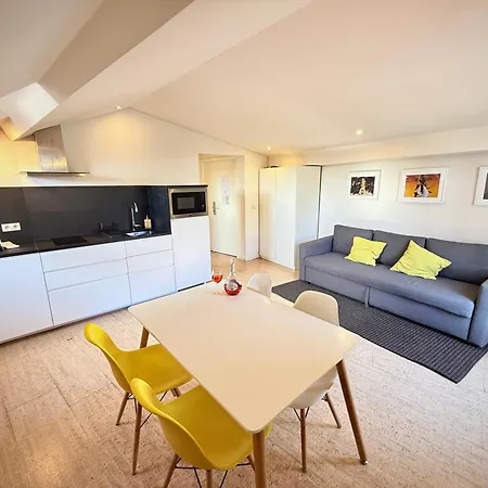 Ribeira Cinema Apartments-3