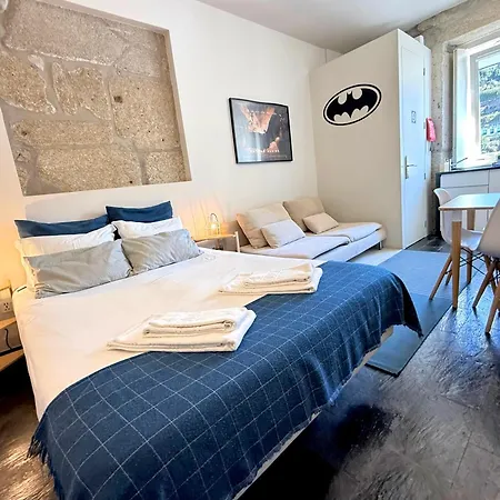 Ribeira Cinema Apartments-3