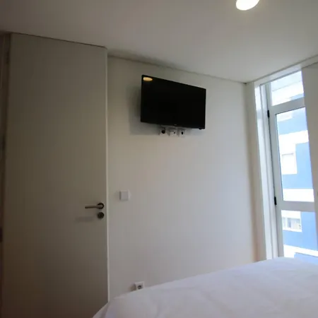 OPORTO GUEST Natária Flats with Parking-2