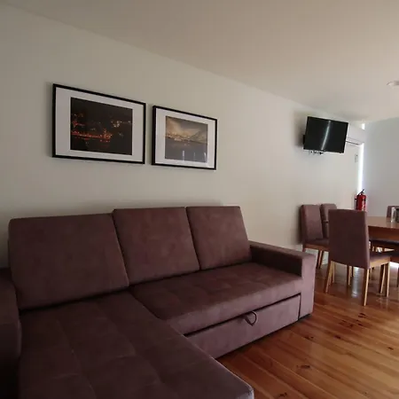 OPORTO GUEST Natária Flats with Parking-3