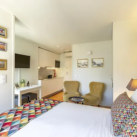 Charming City Centre Studio Near Aliados - Inside Porto Apartments "Pinheiro"-2