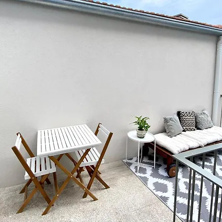 Viva - Rooftop Terrace View Flat-3