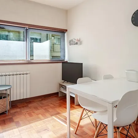 Studio 312 New Kitchen & Free Parking-3