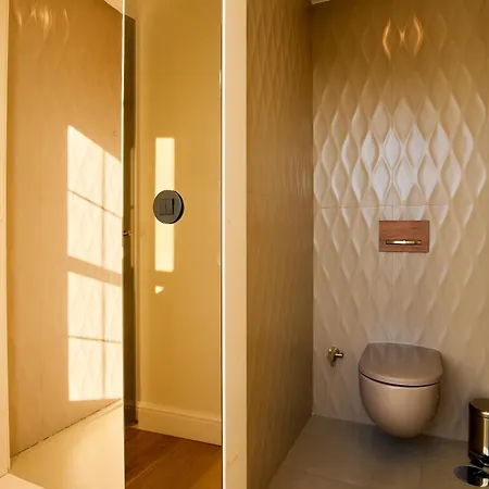 FLH Porto Clérigos Luxury Apartments-2