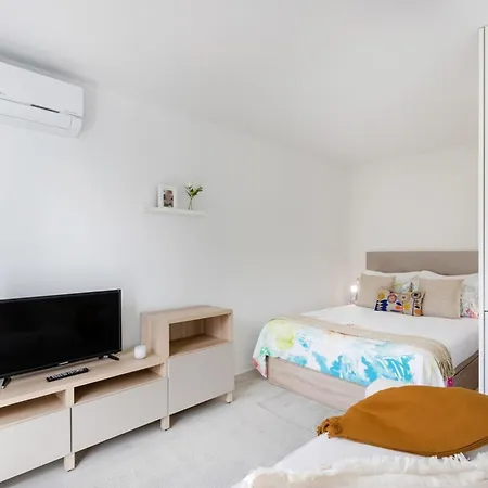 Palácio de Cristal Studio | Parking&AC-3