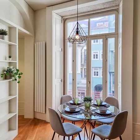 Inspiring City Center 1 Bedroom Apartment With A View-2