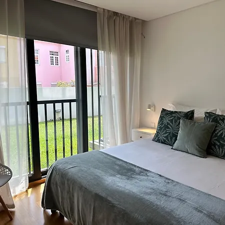 Oporto Yellow Apartments-3